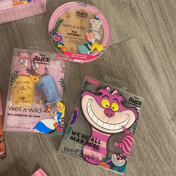 NWT Wet n Wild Alice In Wonderland RARE Large Lot 12 Piece Make Up Cosmetic Set - Picture 2 of 8